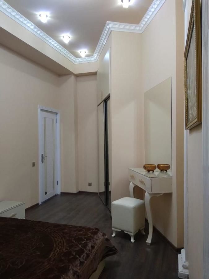 Апартаменты OIL ACADEMY. New House. metro 28 may. 3 Bedrooms Баку-8